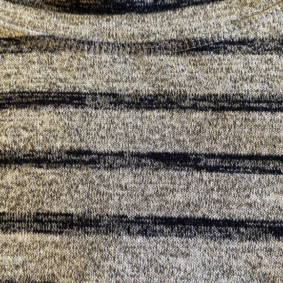 Banana Republic Luxespun stripe turtleneck size M - Picture 7 of 7